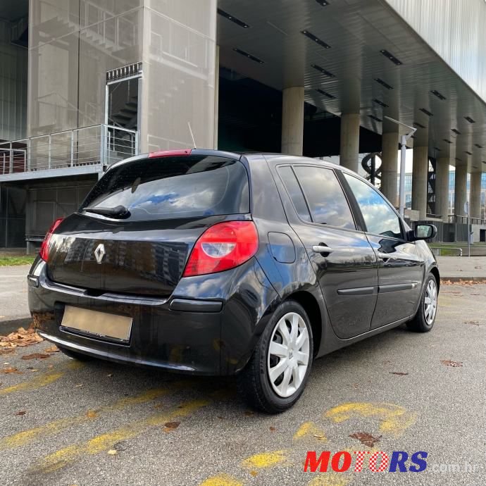 2008' Renault Clio 1,5 Dci photo #6
