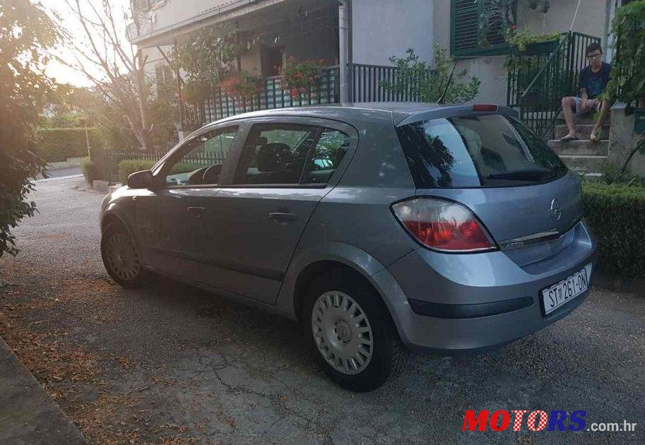 2005' Opel Astra 1,4 photo #1