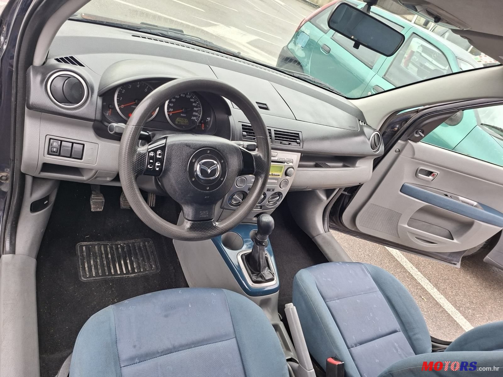 2005' Mazda 2 1.25 photo #6