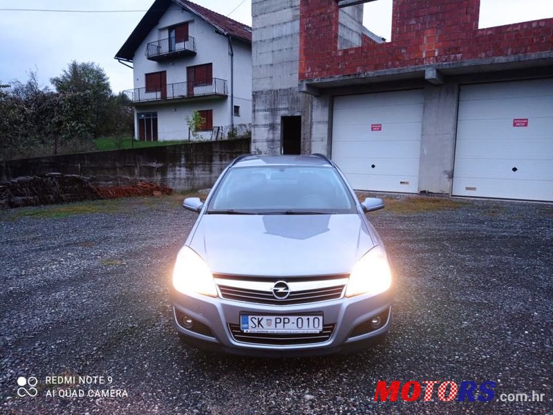 2008' Opel Astra Karavan photo #2