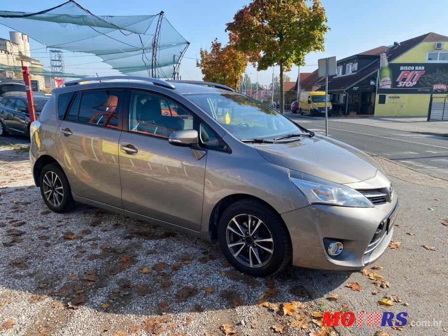 2015' Toyota Verso 1.6 D photo #3