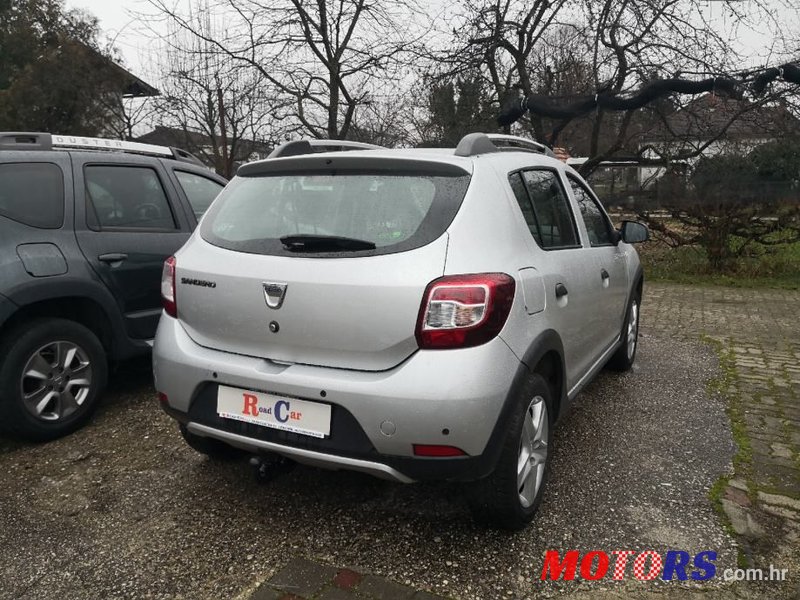 2013' Dacia Sandero Stepway photo #3