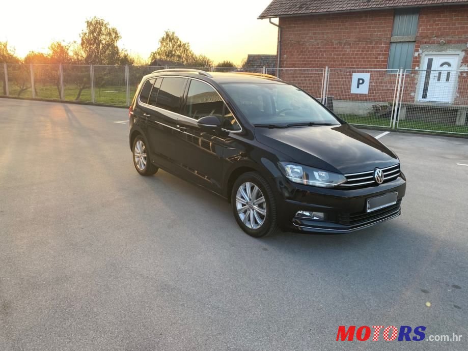 2016' Volkswagen Touran 2,0 Tdi Bmt photo #3