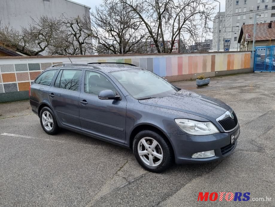 2012' Skoda Octavia Combi photo #3