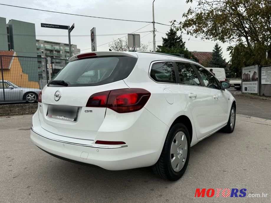 2015' Opel Astra Karavan photo #4