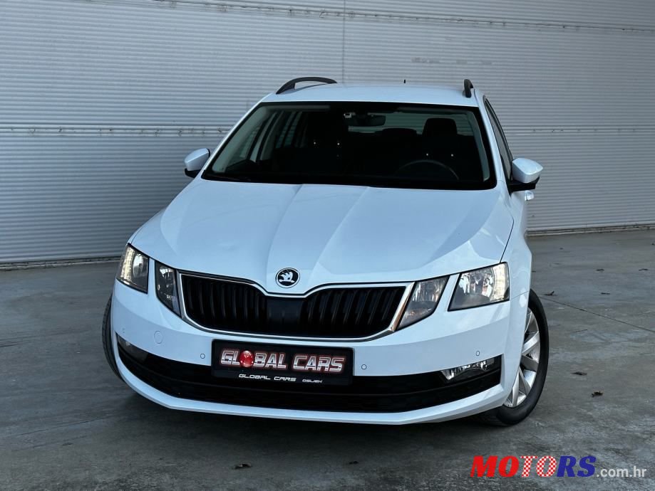 2019' Skoda Octavia Combi photo #2