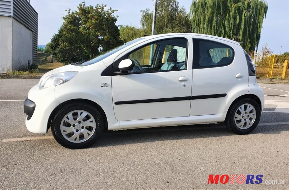 2009' Citroen C1 1,0 photo #2