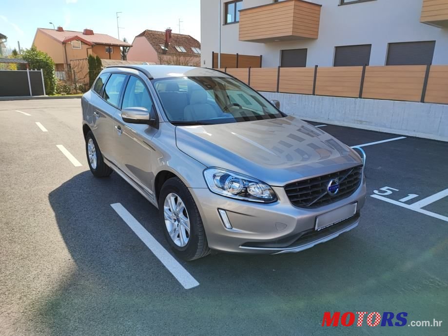 2015' Volvo XC60 Fwd D3 photo #3