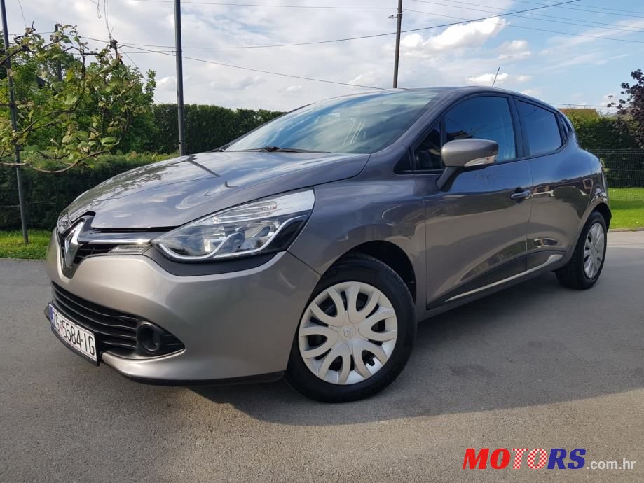2014' Renault Clio photo #1