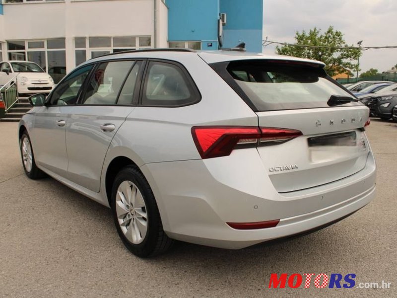 2020' Skoda Octavia Combi photo #4