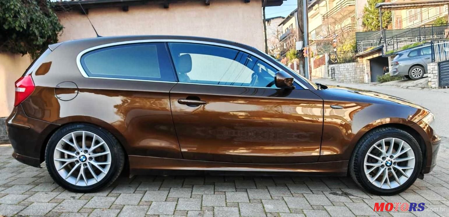 2010' BMW Serija 1 116D photo #2