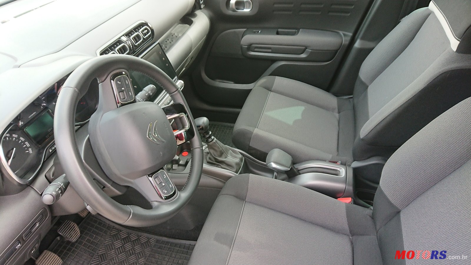 2020' Citroen C3 Aircross photo #4