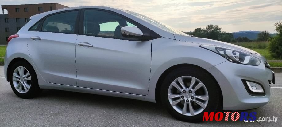2012' Hyundai i30 1.4 Crdi photo #4