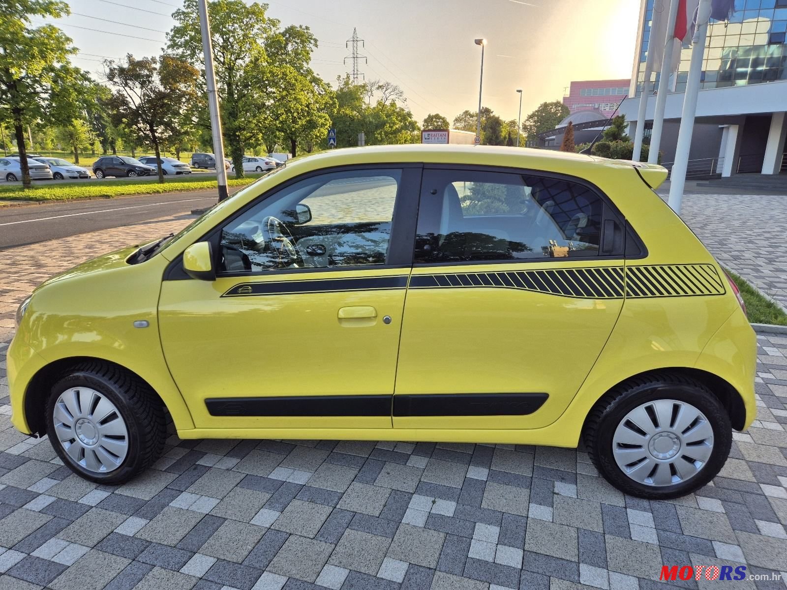 2016' Renault Twingo Sce photo #4