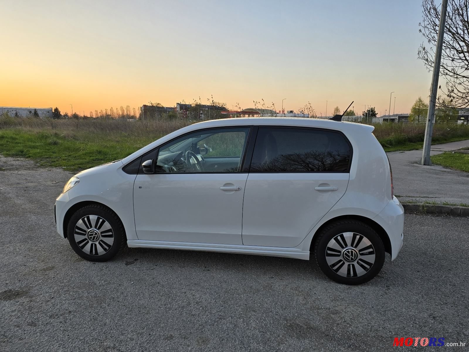2020' Volkswagen Up! E-Up! photo #5