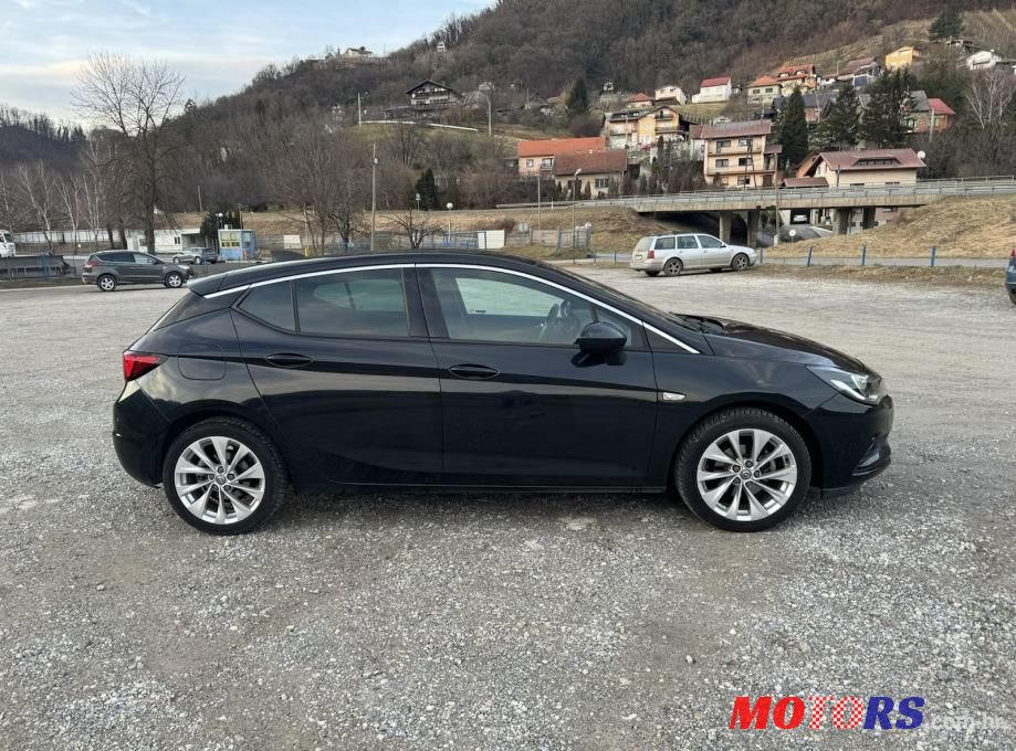 2017' Opel Astra 1,0 photo #3