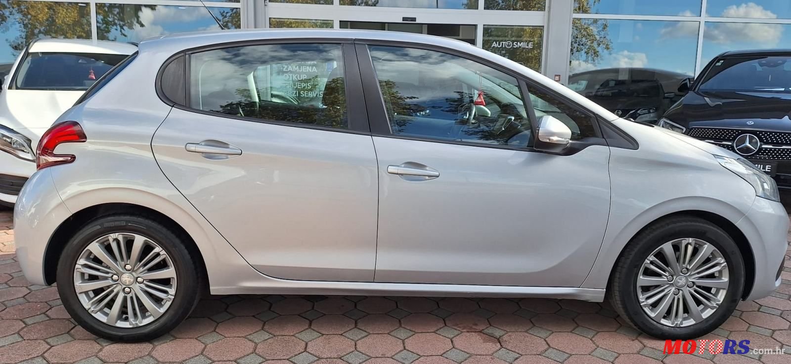 2017' Peugeot 208 1,2 photo #5