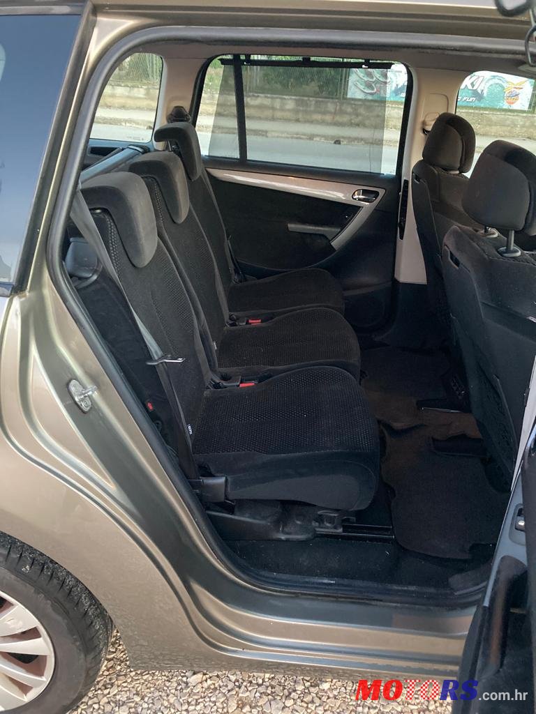 2008' Citroen C4 Picasso Grande Picasso photo #3