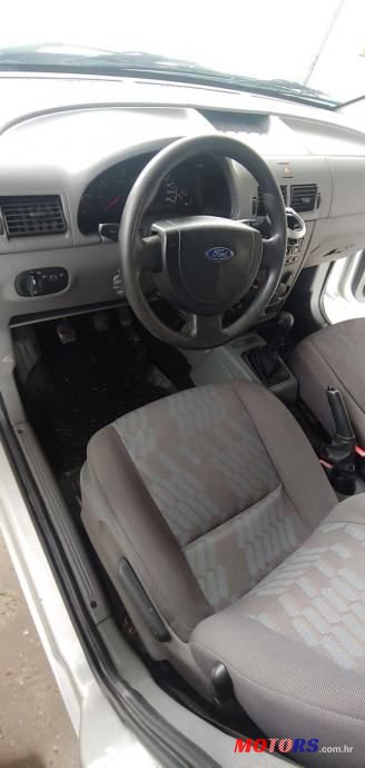 2006' Ford Tourneo Connect photo #4