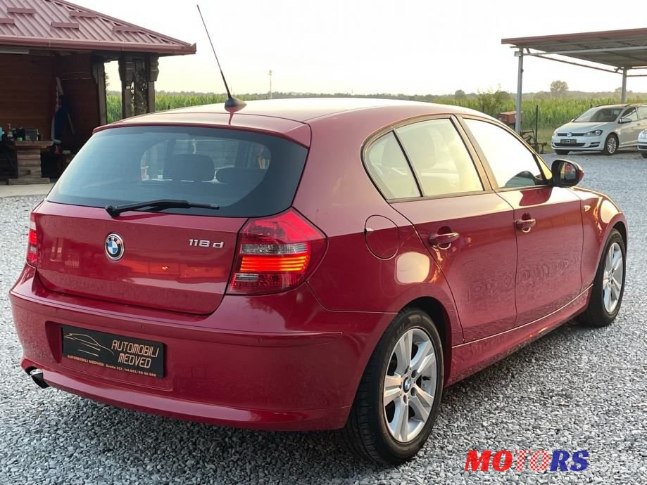2011' BMW Serija 1 118D photo #5