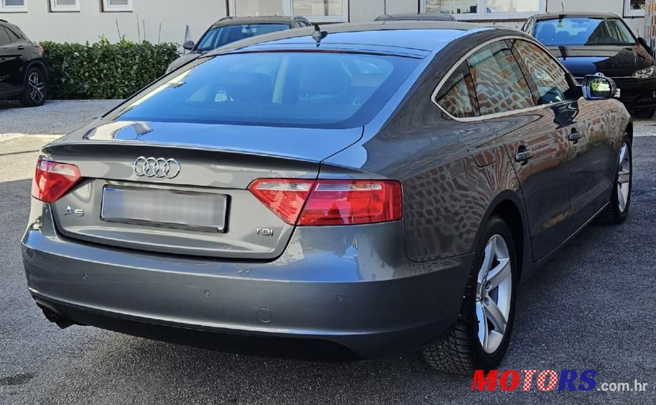 2011' Audi A5 Sportback photo #5