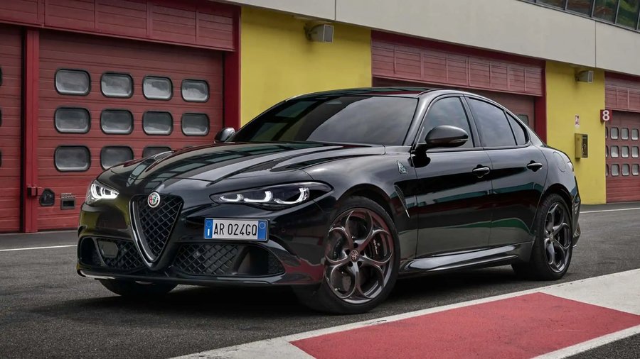 Alfa Romeo to switch to centrally-mounted numberplates