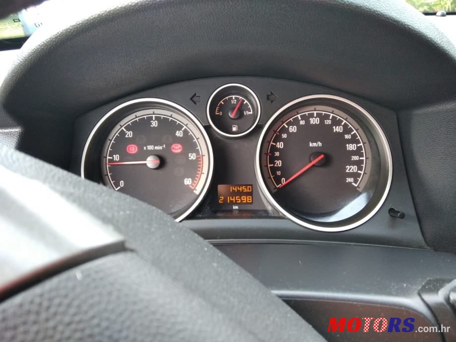 2006' Opel Astra Karavan photo #5