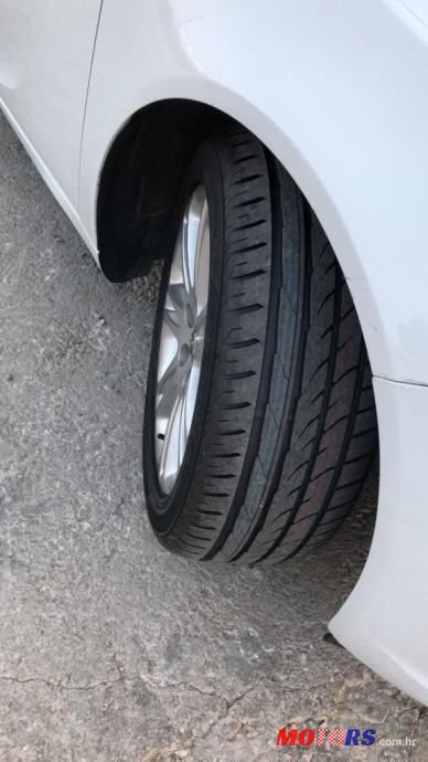 2011' Opel Insignia photo #3