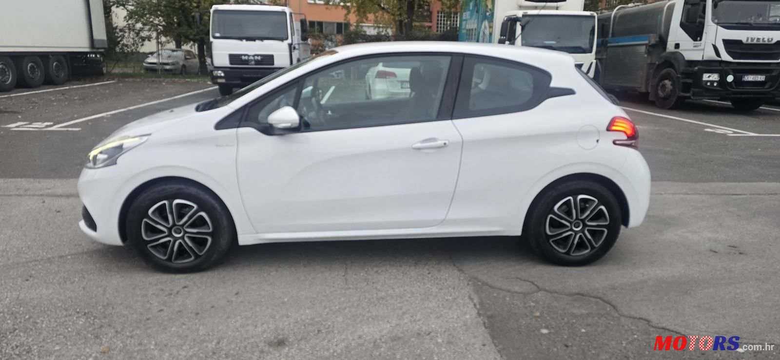 2016' Peugeot 208 1,2 Puretech photo #4