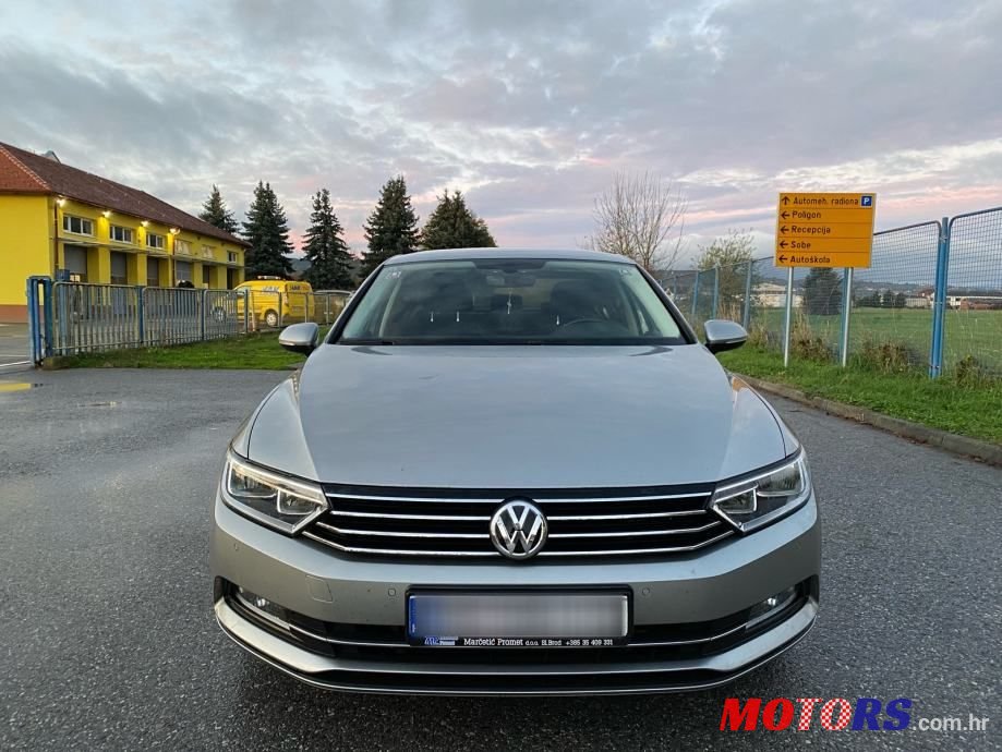 2015' Volkswagen Passat photo #2