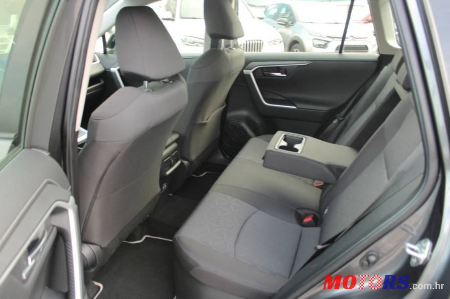 2023' Toyota RAV4 2,5 photo #6