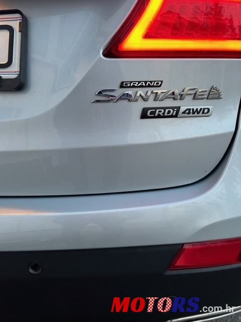 2016' Hyundai Santa Fe photo #6