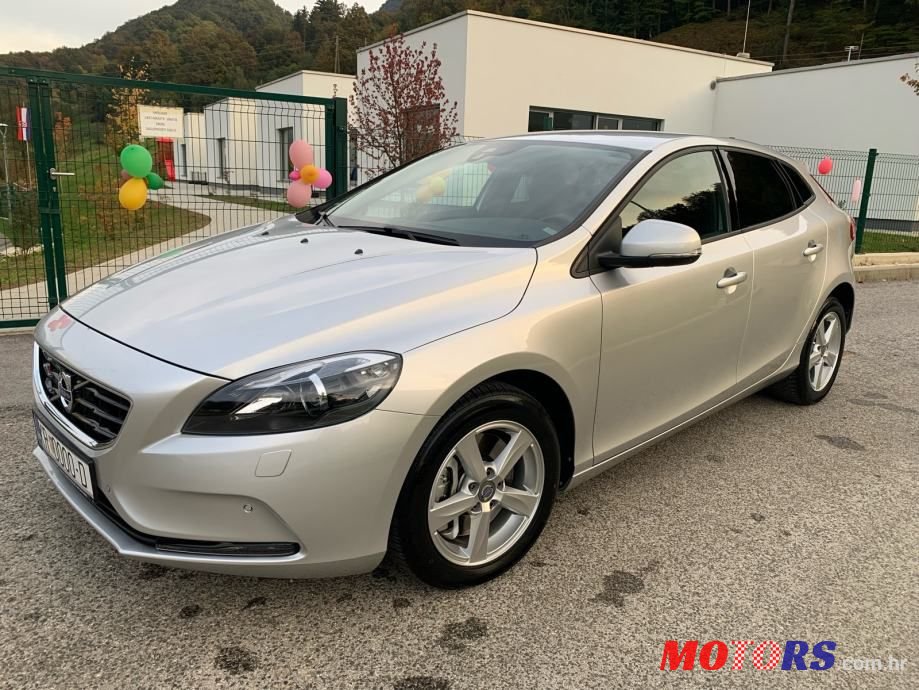 2016' Volvo V40 D3 photo #1