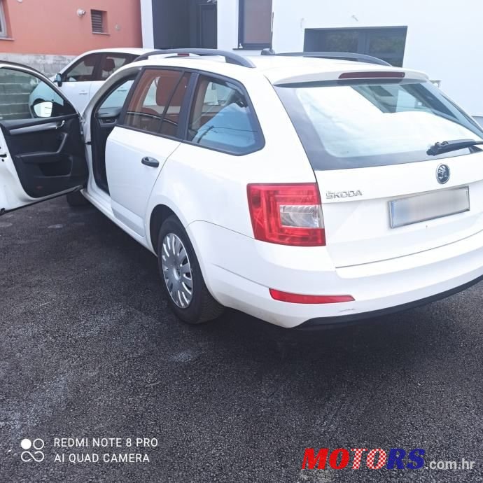 2014' Skoda Octavia Combi photo #3