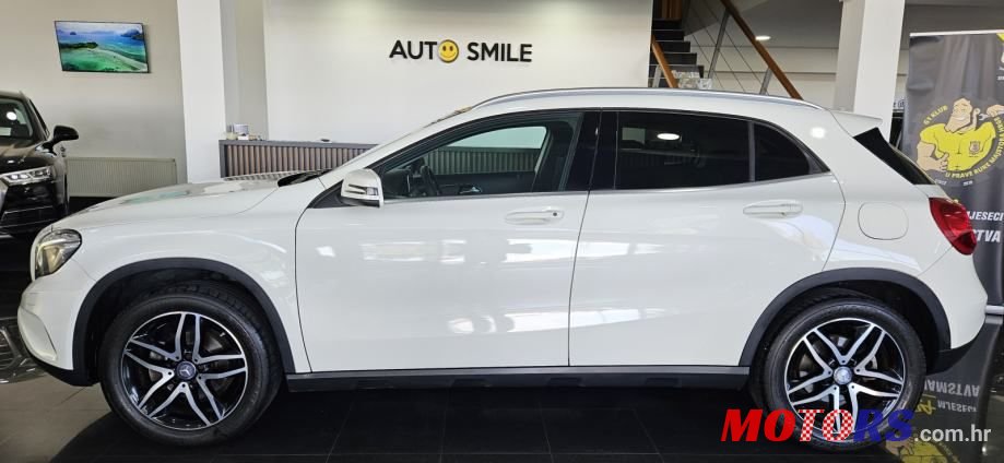 2016' Mercedes-Benz GLA 200 D photo #2