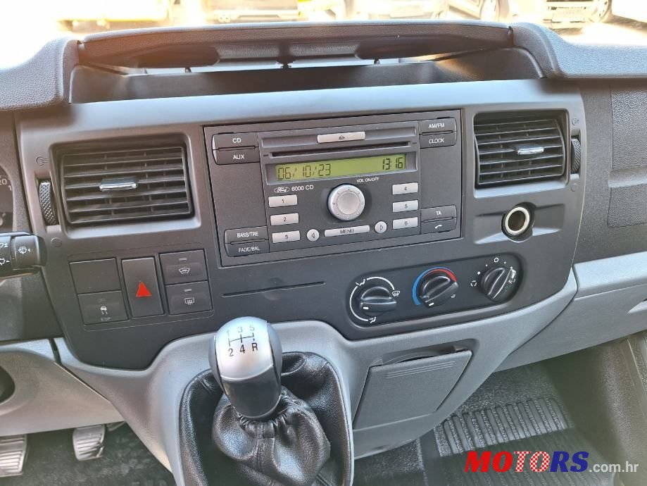 2010' Ford Transit Kombi photo #6