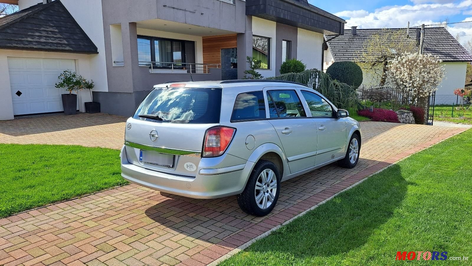 2008' Opel Astra Karavan photo #6