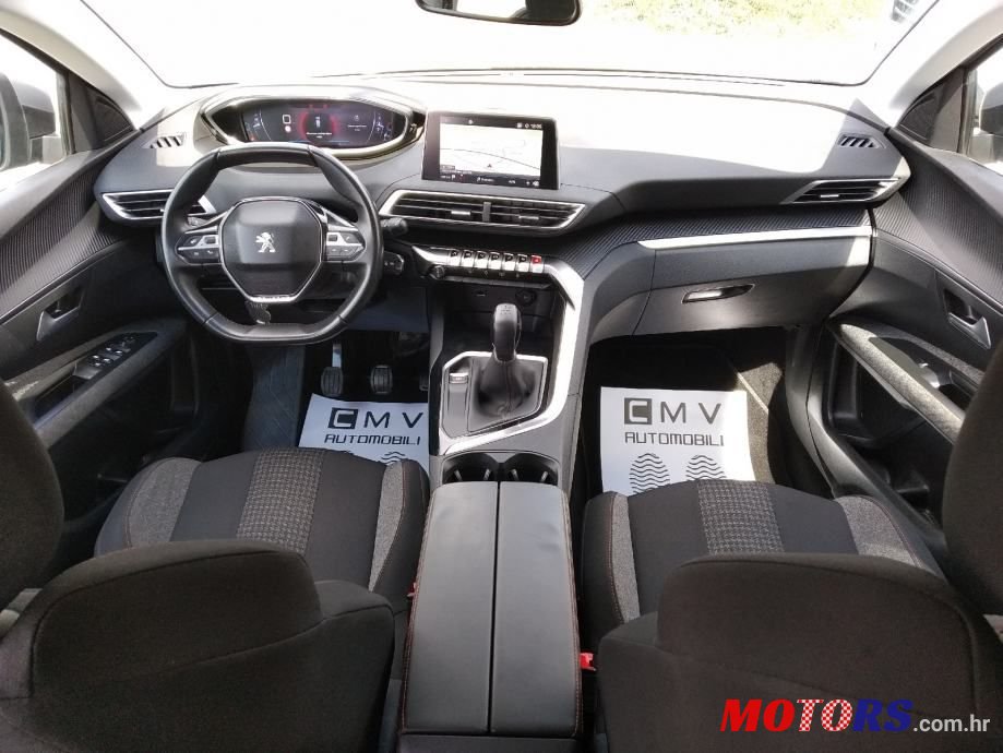 2017' Peugeot 3008 photo #2