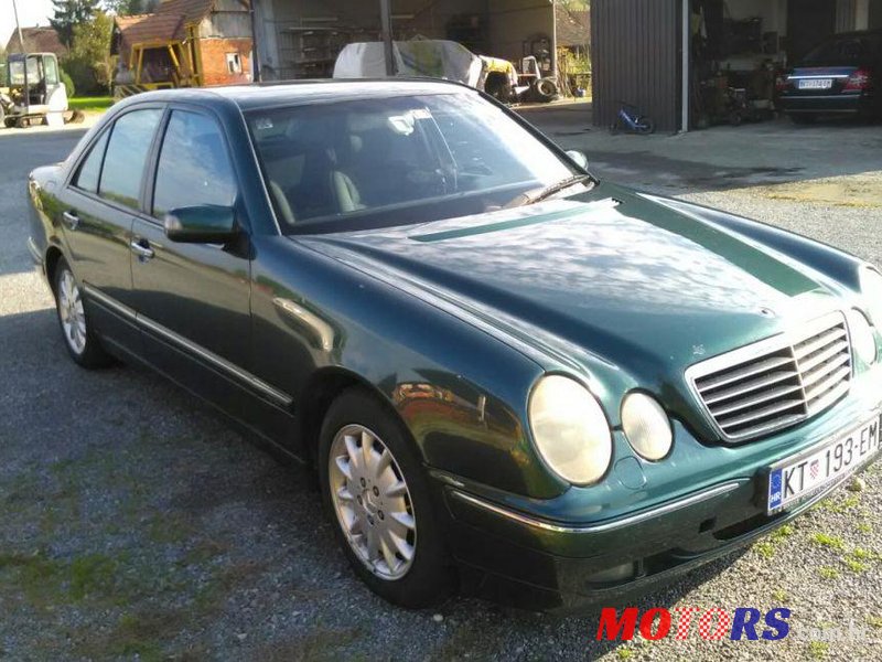 1999' Mercedes-Benz E-Klasa 220 photo #1