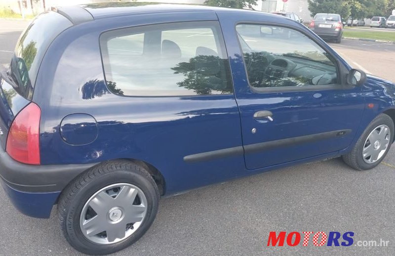 2001' Renault Clio 1,4 photo #1