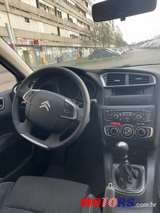 2018' Citroen C4 Bluehdi 120 photo #6