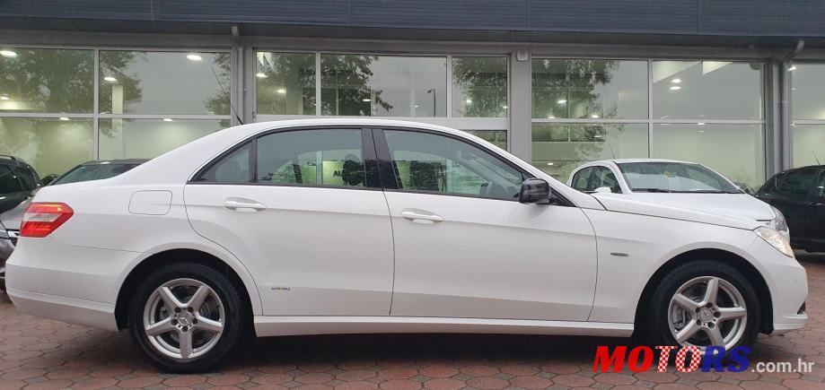 2010' Mercedes-Benz E-Klasa photo #2