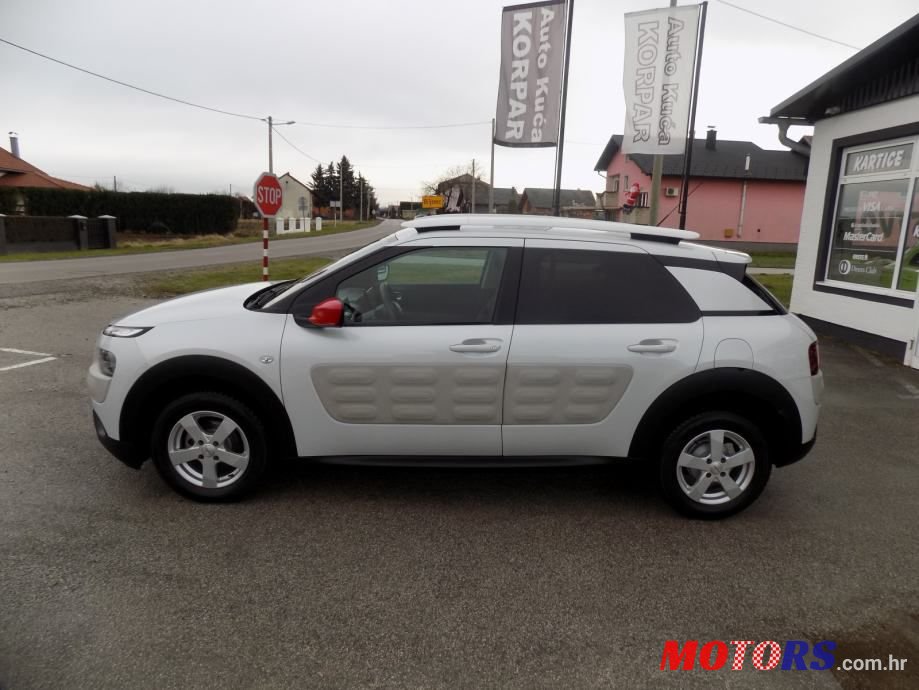 2016' Citroen C4 Cactus photo #4