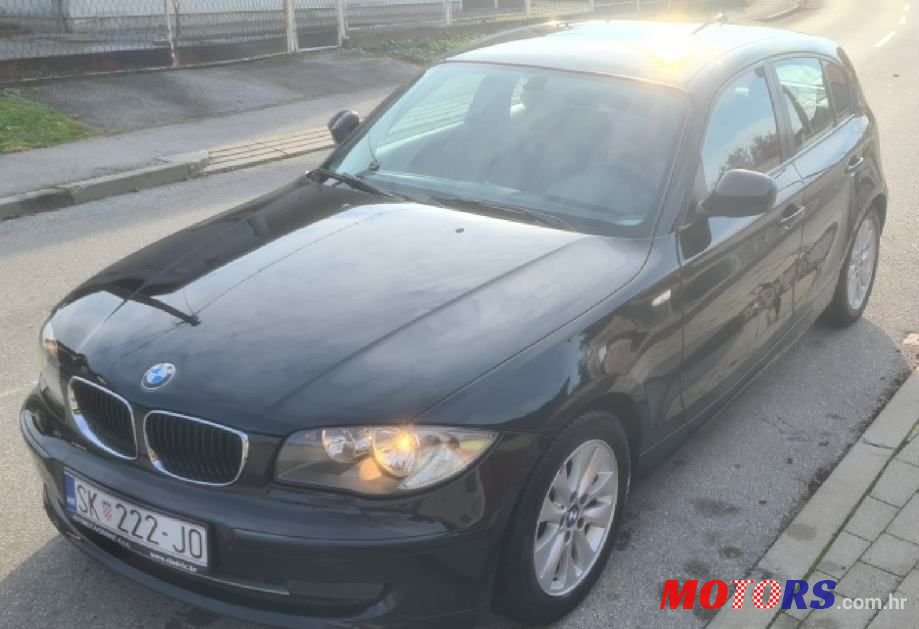 2011' BMW Serija 1 118D photo #2