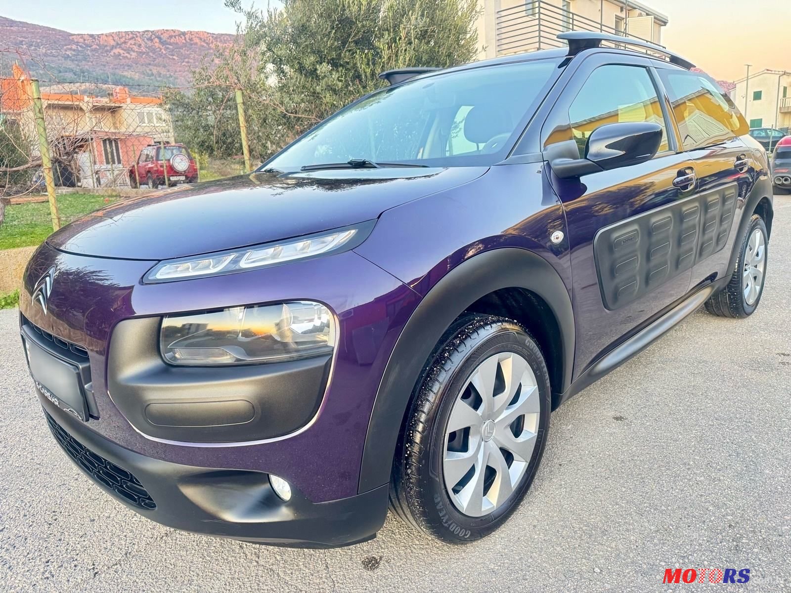 2018' Citroen C4 Cactus photo #3
