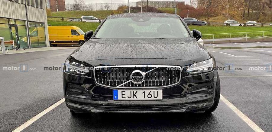 Volvo S90 Facelift Spied Showing Small Design Tweaks