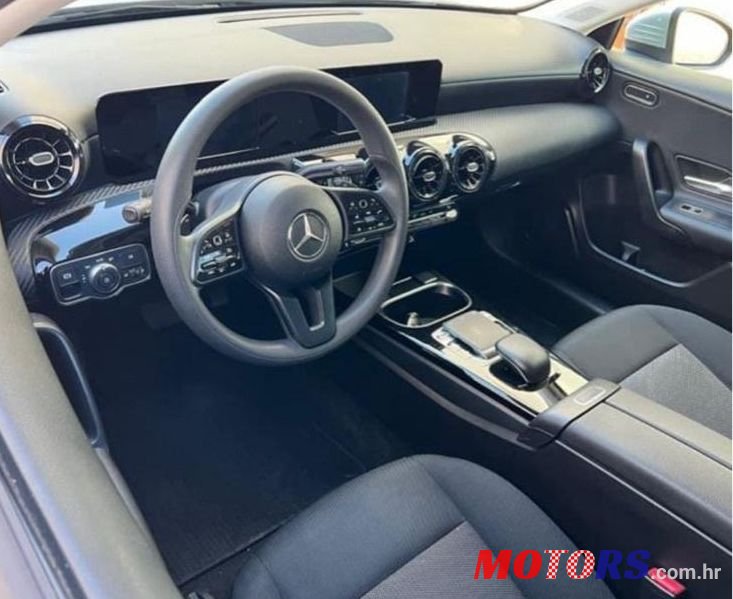 2018' Mercedes-Benz A-Klasa 180 D photo #3