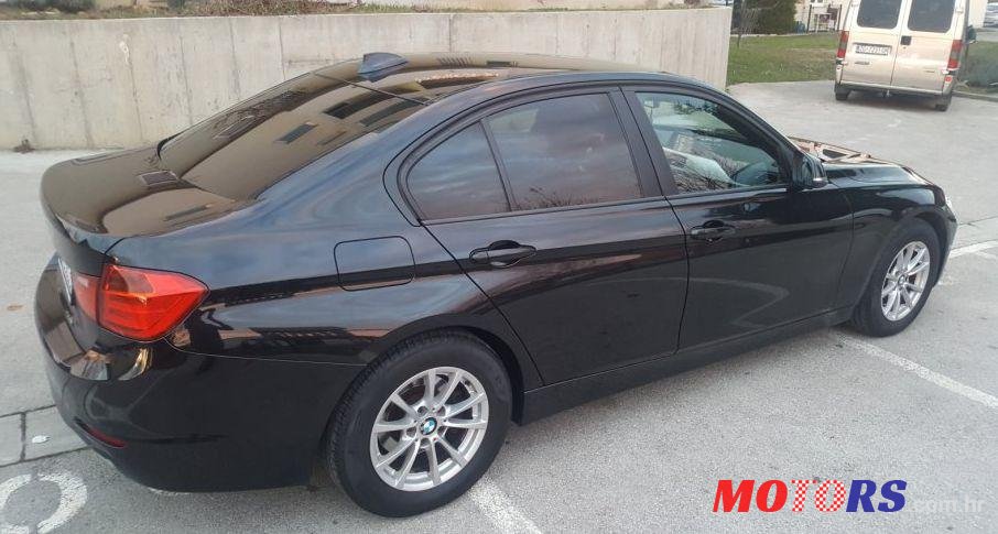 2013' BMW Serija 3 318D photo #1