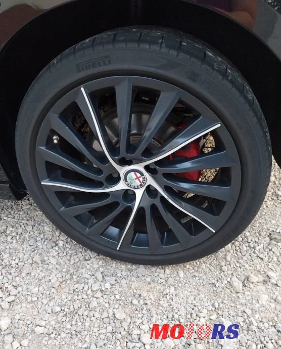 2013' Alfa Romeo Giulietta 2,0 photo #4