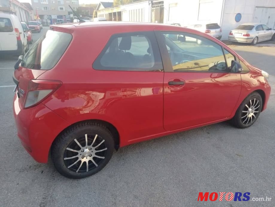 2012' Toyota Yaris 1,0 Vvt-I photo #4
